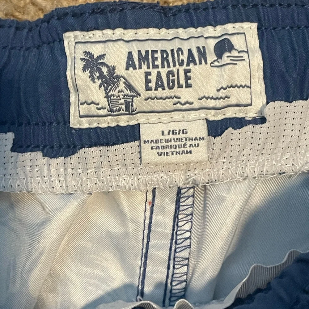 American Eagle Swim Trunks Size L - Picture 2 of 3